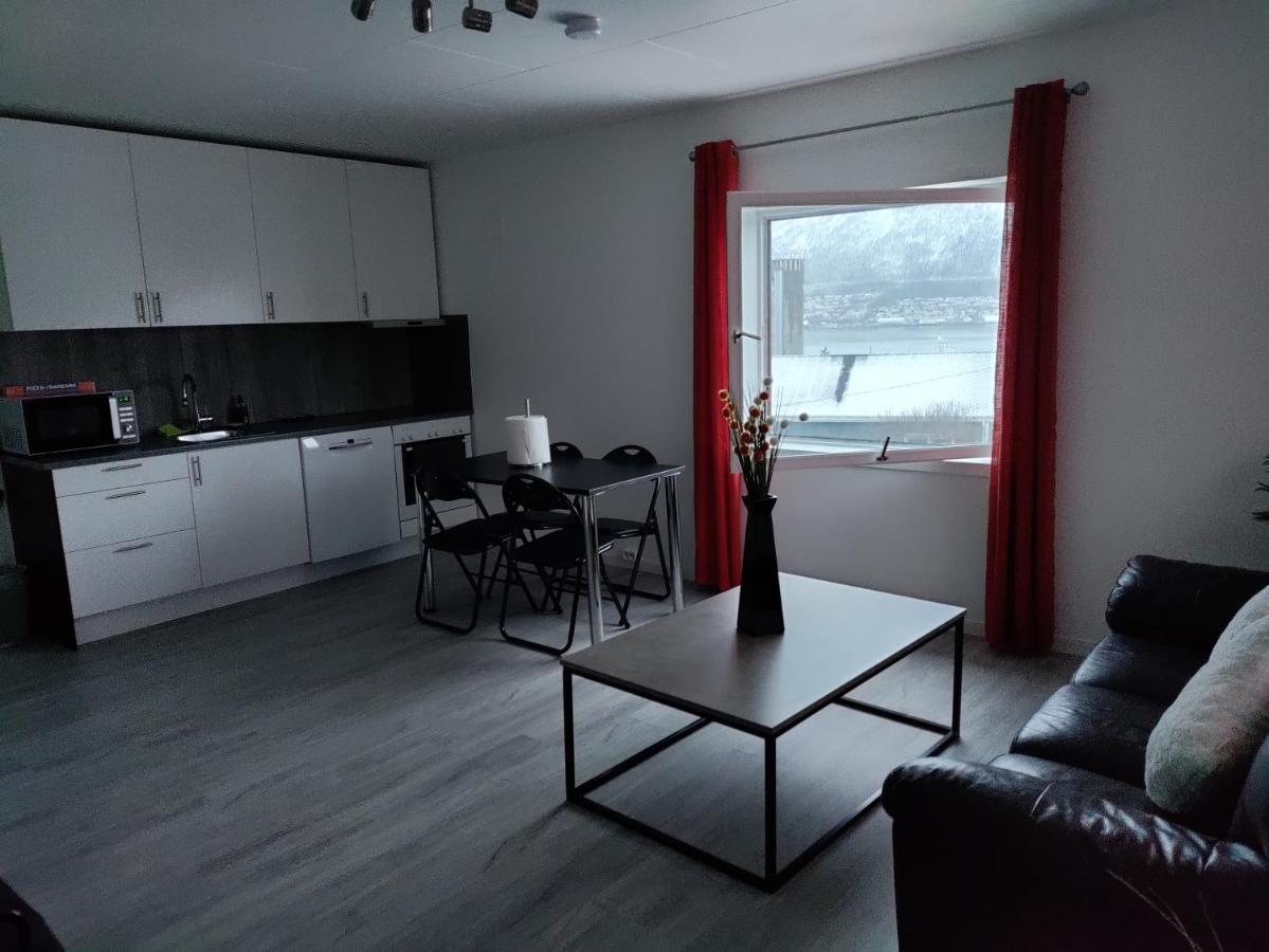 Central Apartament (Adults Only) Тромсьо Екстериор снимка